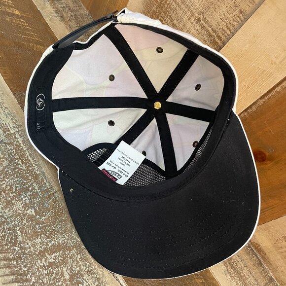Youth Adjustable Volcom Hat - Picture 7 of 9